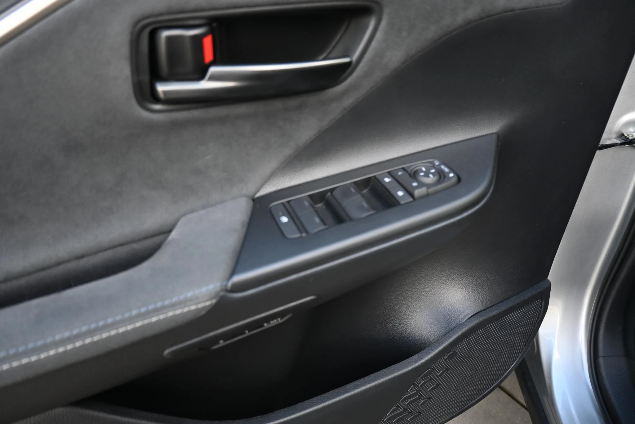 Toyota-C-HR-image-15