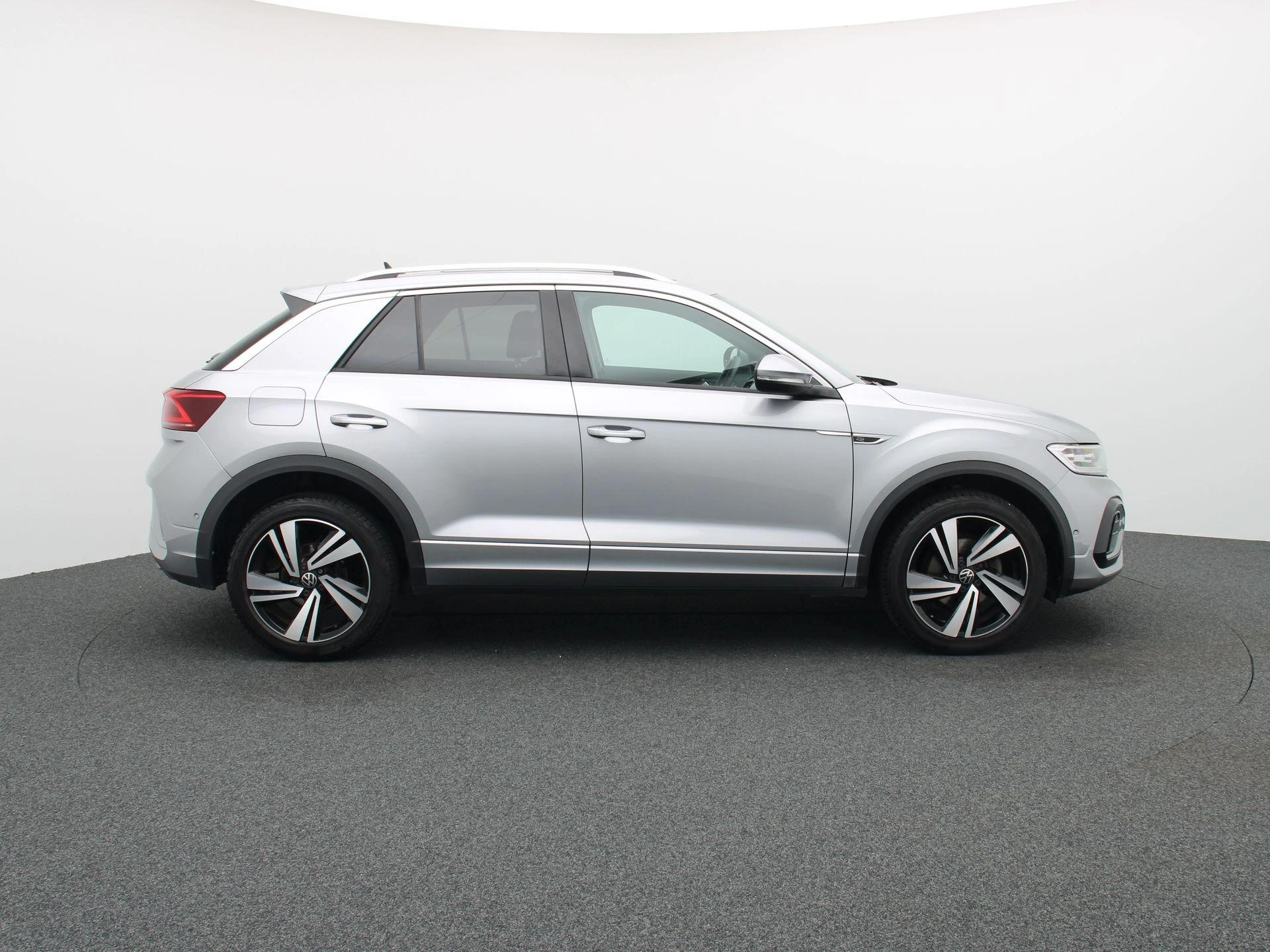 Volkswagen-T-Roc-image-6