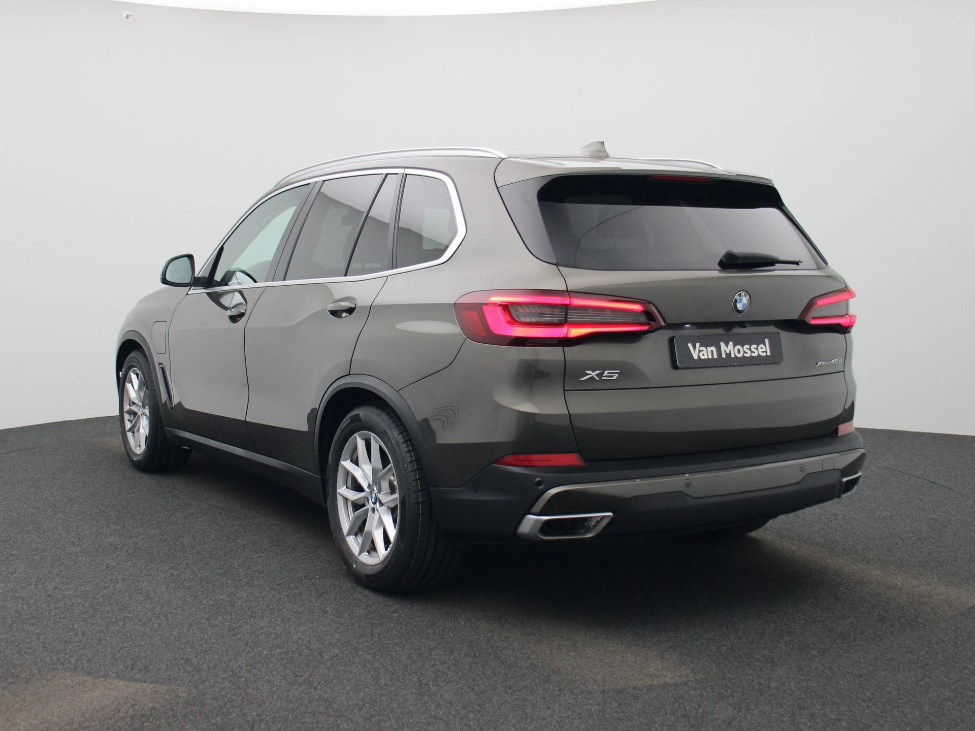 BMW-X5-image-1