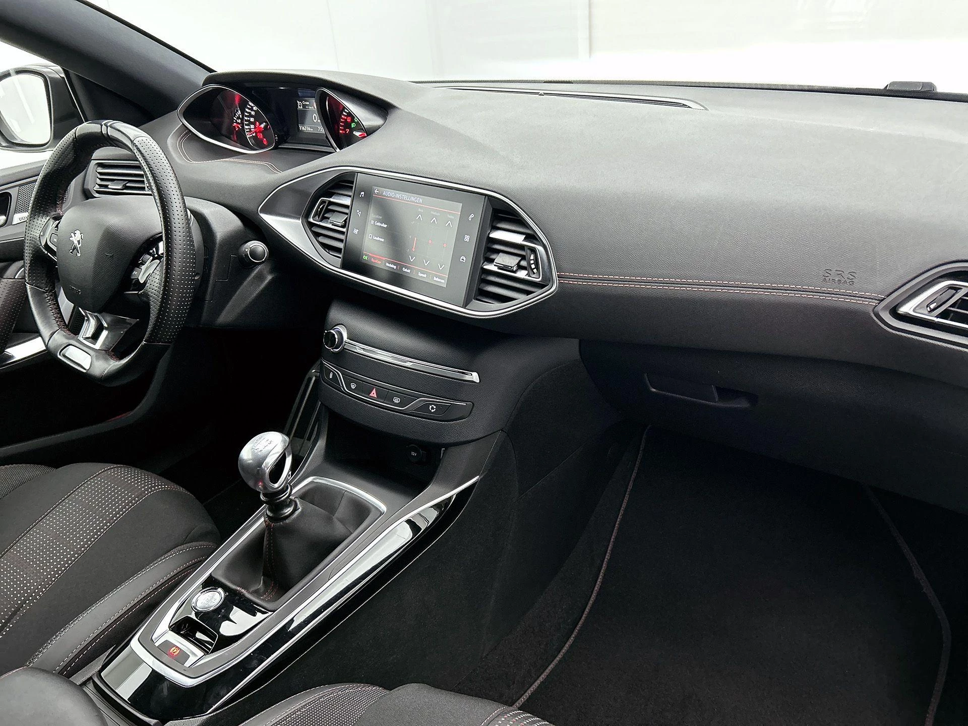 Peugeot-308-image-23