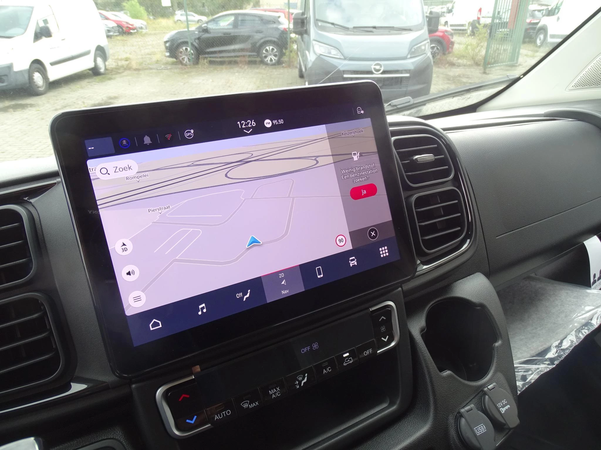 Opel-Movano-image-12