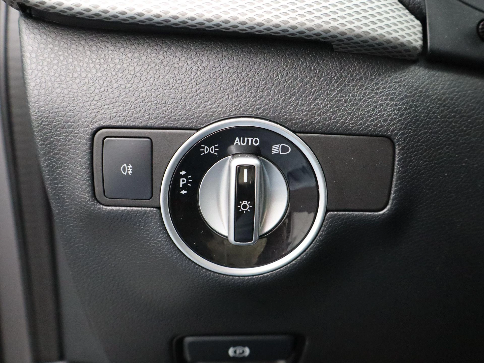 Mercedes-Benz-B-Klasse-image-24