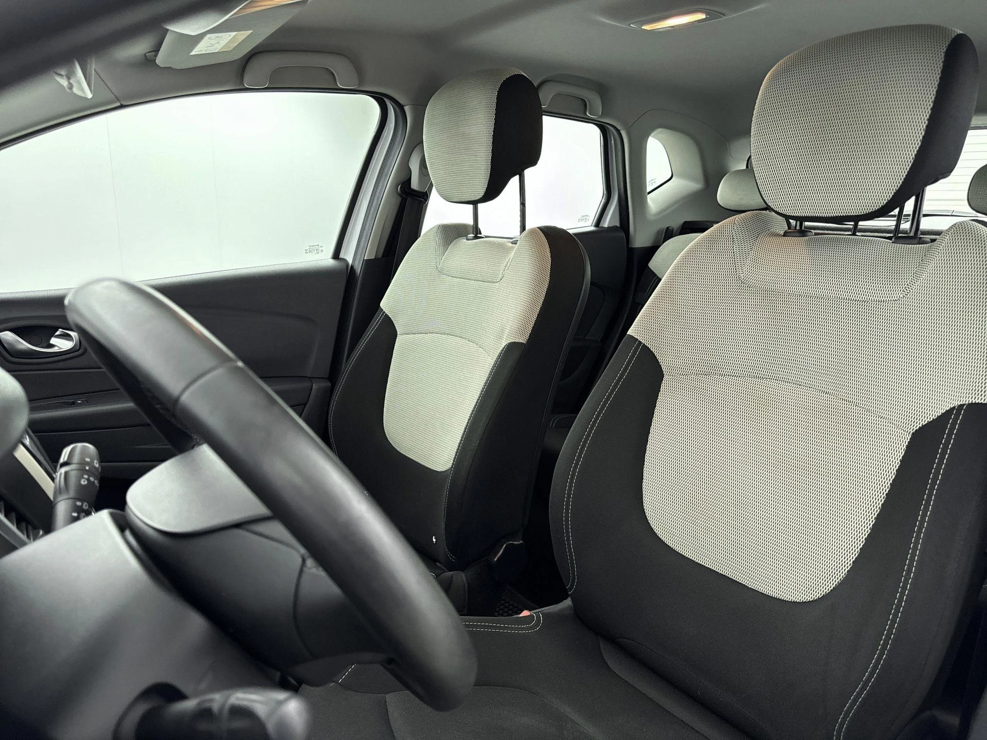 Renault-Captur-image-10