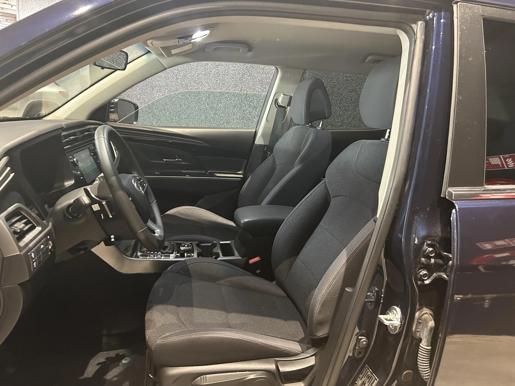 Mercedes-Benz-GLC-image-21