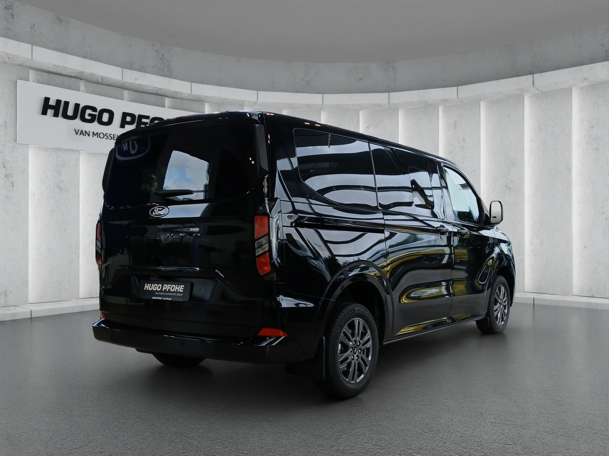 Ford Tourneo Custom Titanium 2.0 EcoBlue 125kW 320 L1 Auto FWD Van. 4-türig