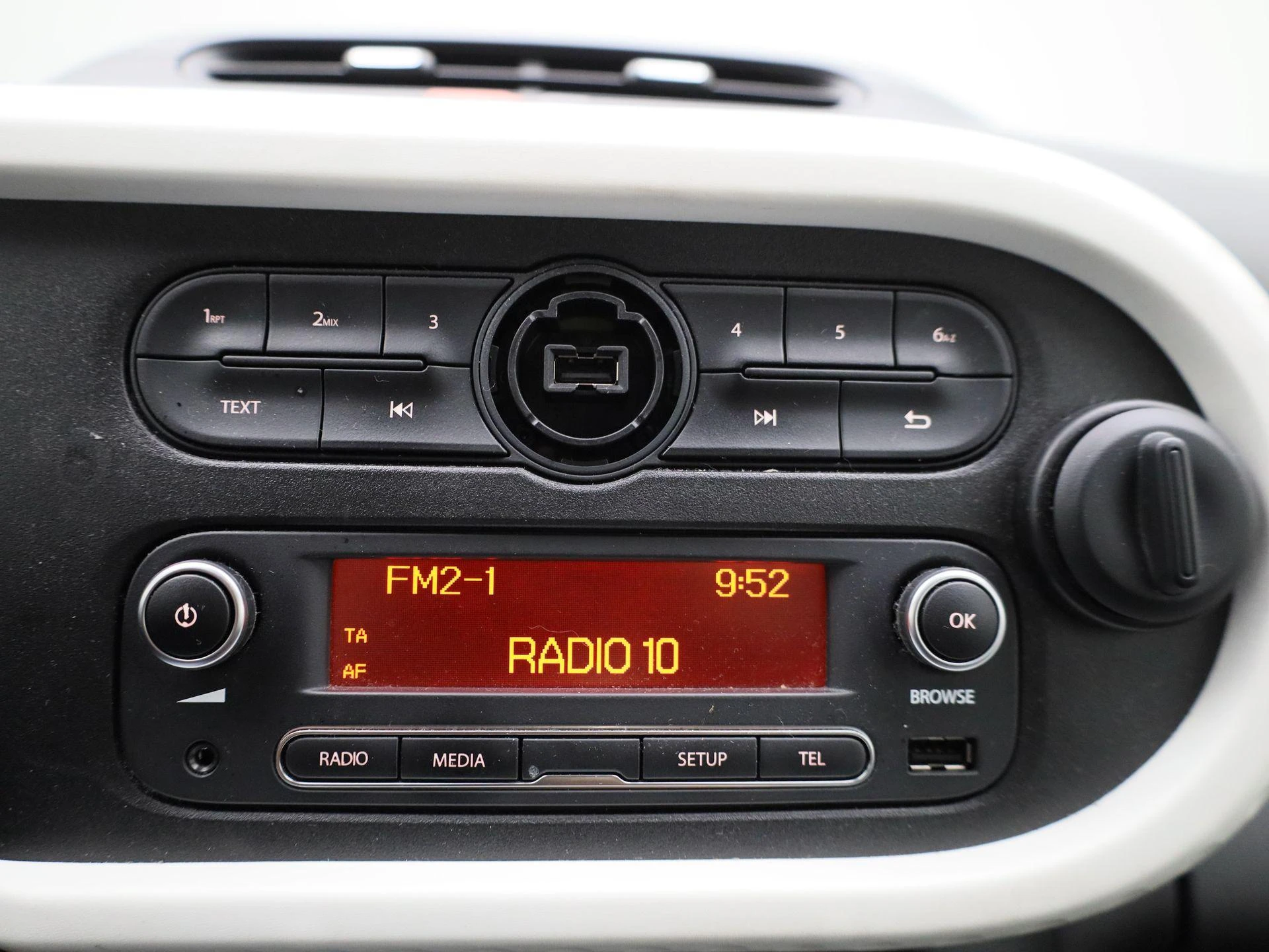 Renault-Twingo-image-14
