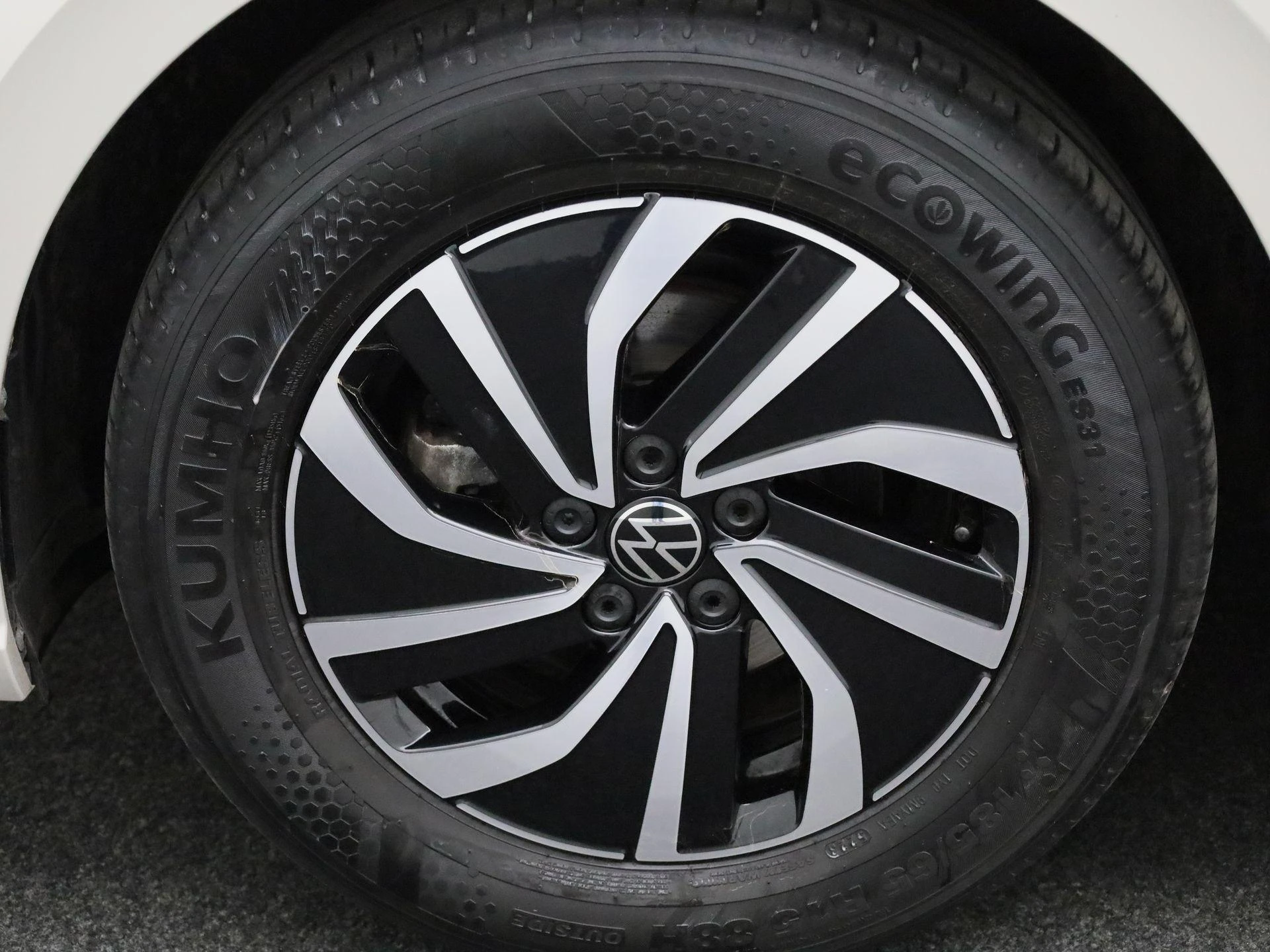 Volkswagen-Polo-image-11