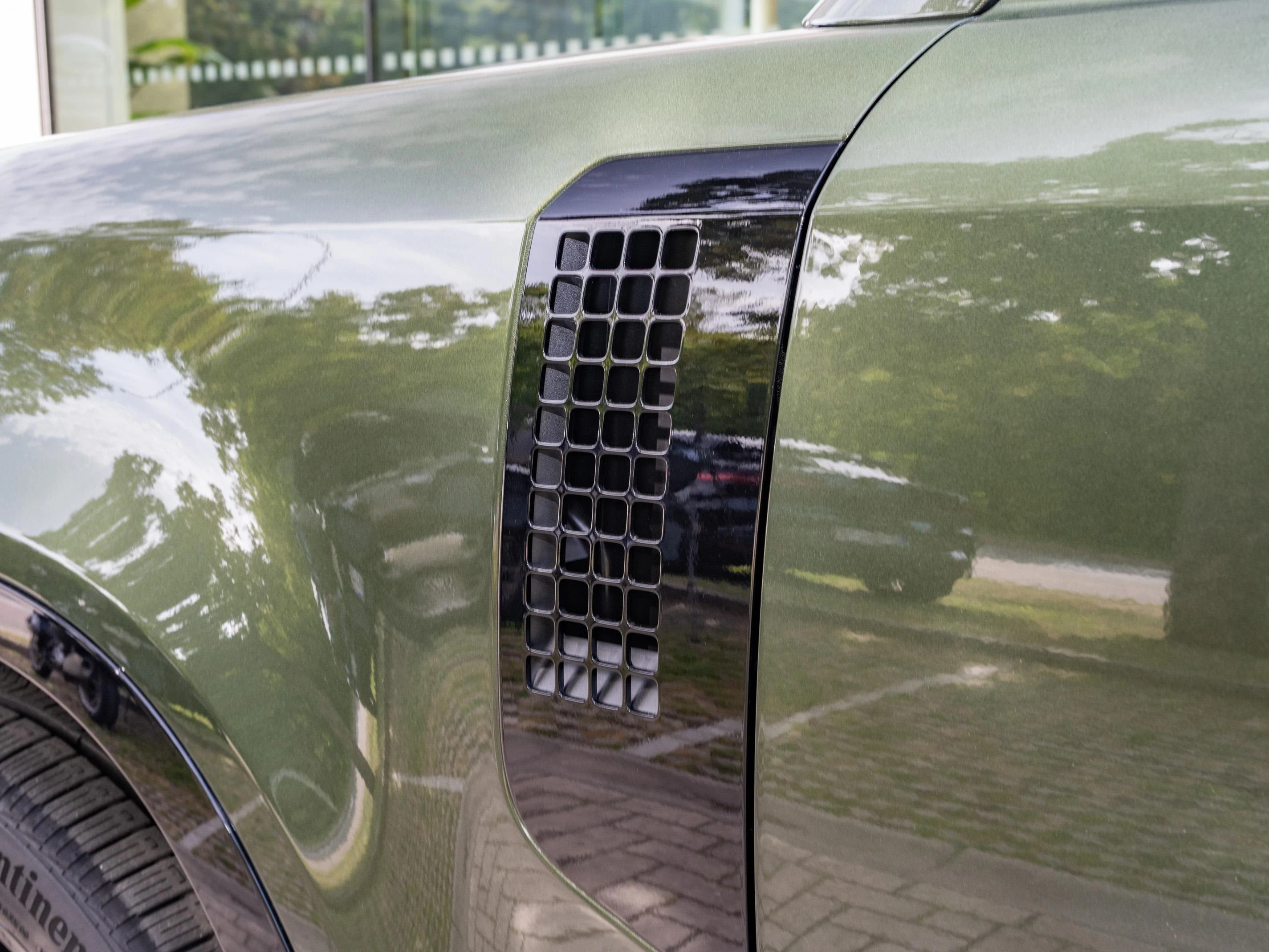 Land Rover Defender D250 X-Dynamic SE