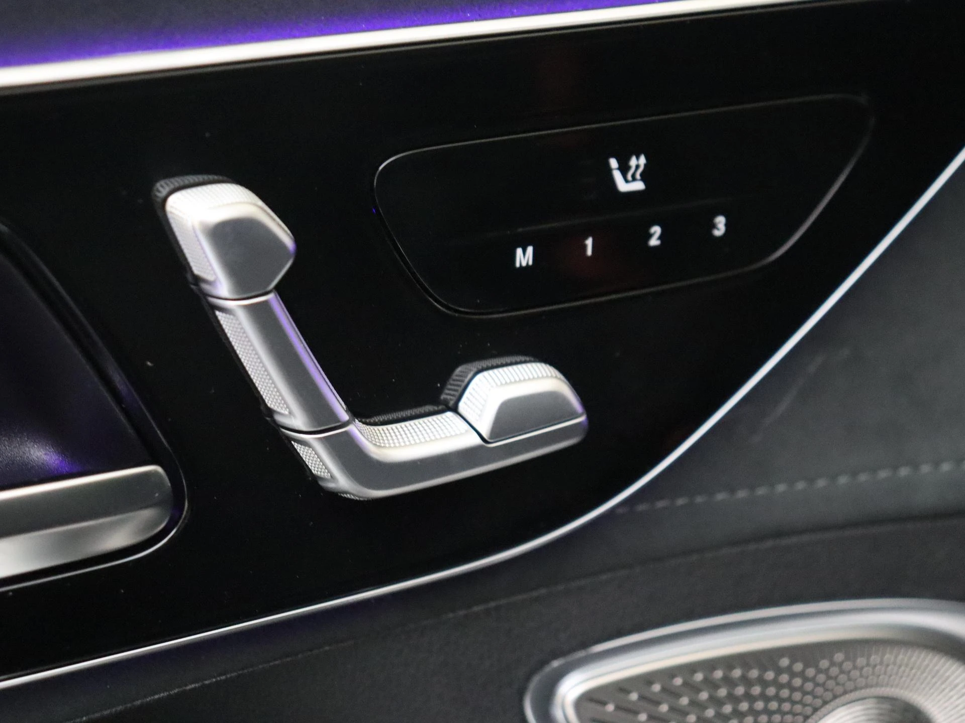 Mercedes-Benz-EQE-image-24