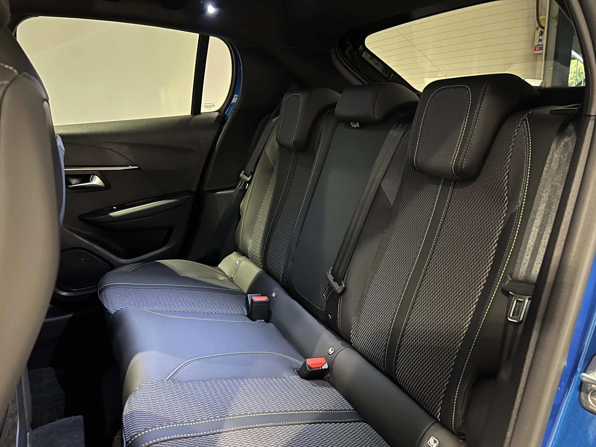 Peugeot-e-208-image-20