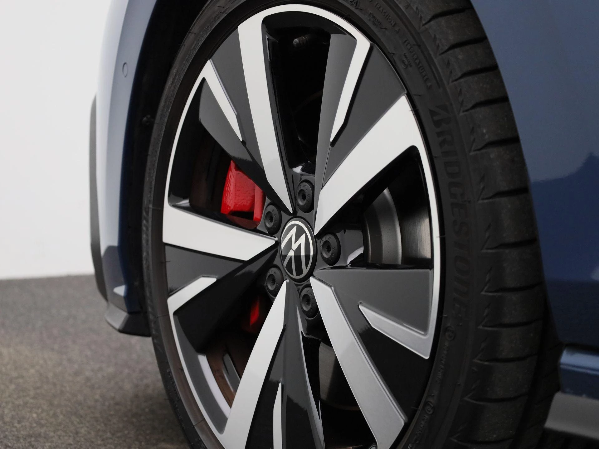 Volkswagen-Golf-image-45