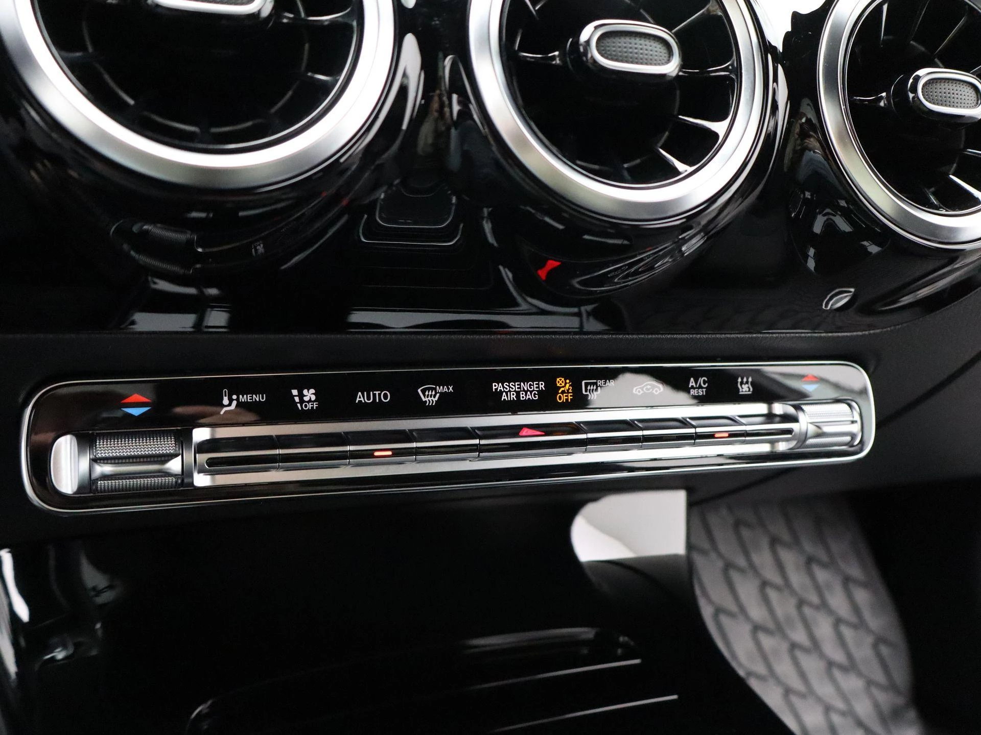 Mercedes-Benz-A-Klasse-image-21