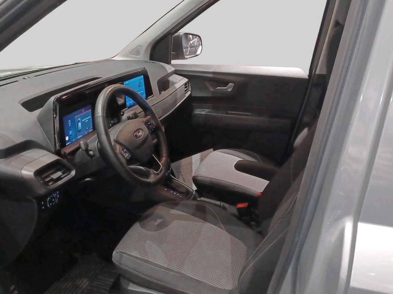 Ford-Transit Courier-image-9