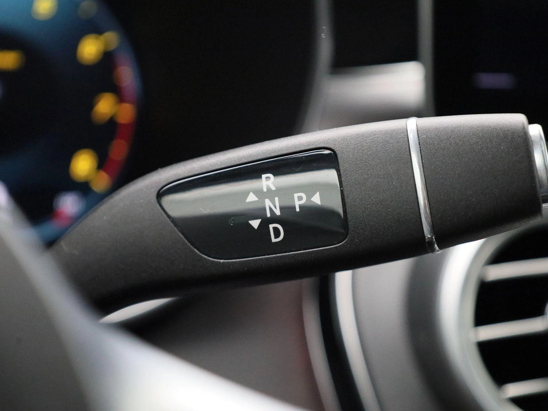 Mercedes-Benz-C-Klasse-image-19