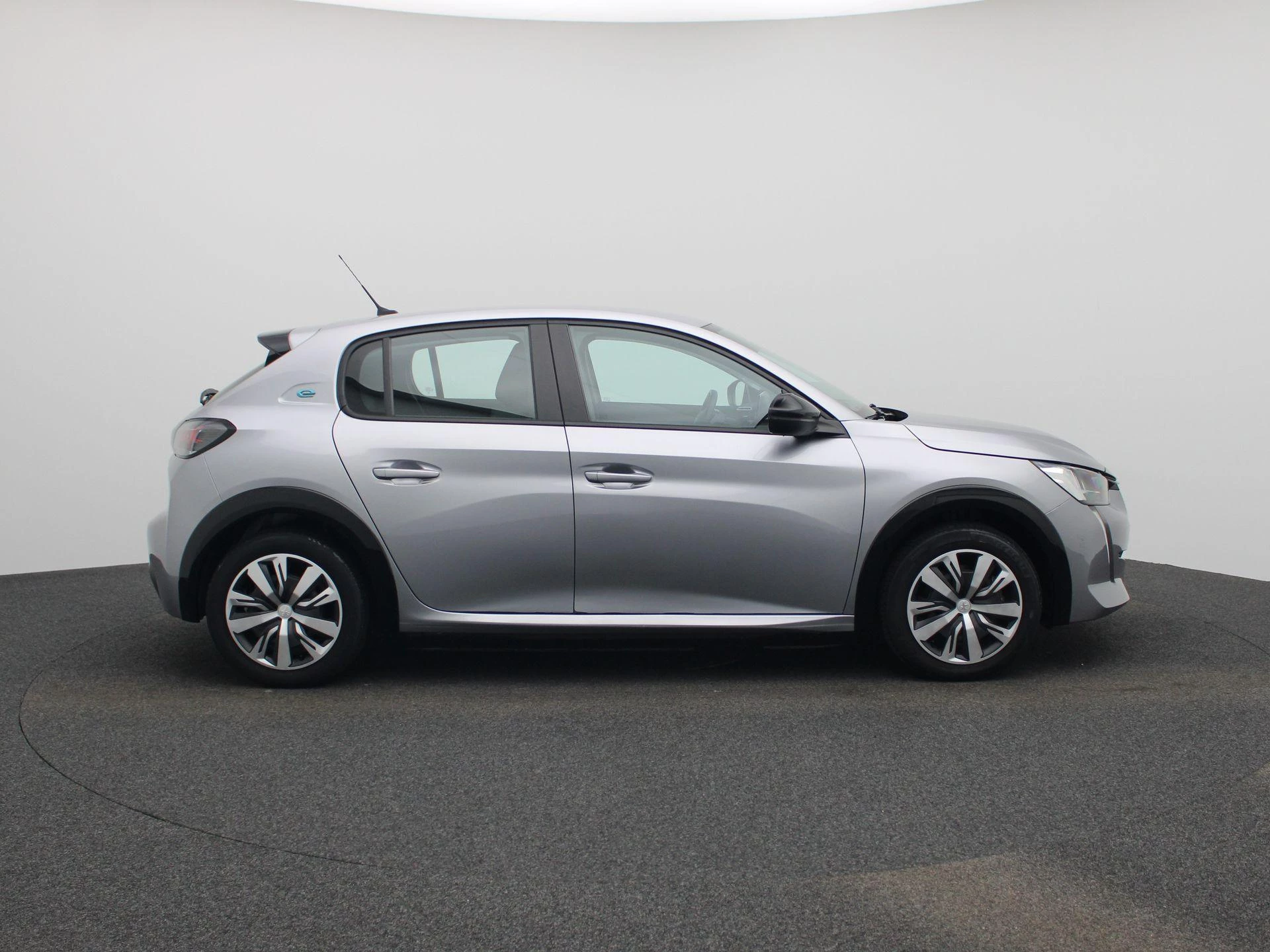 Peugeot-e-208-image-5