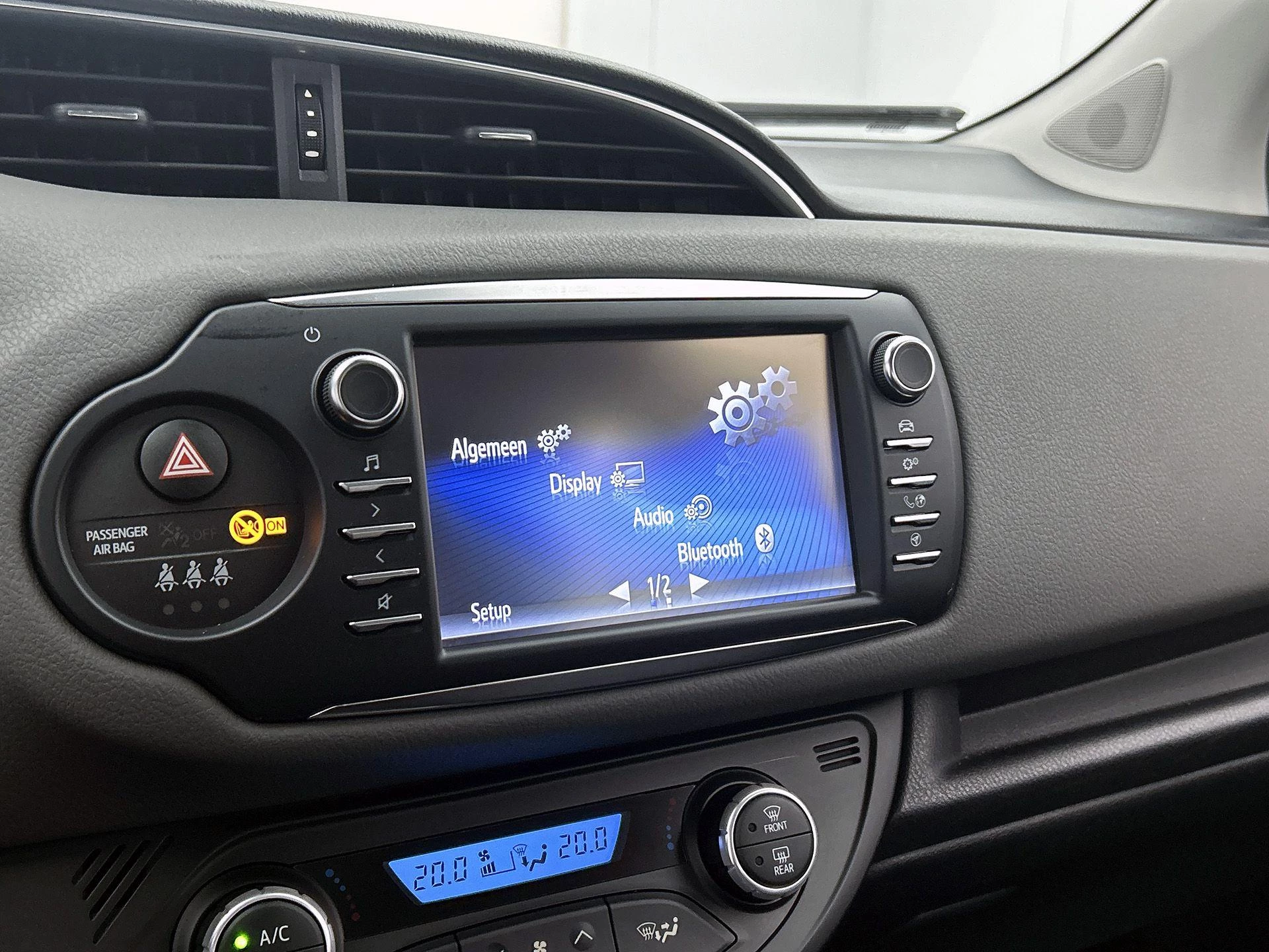 Toyota-Yaris-image-26