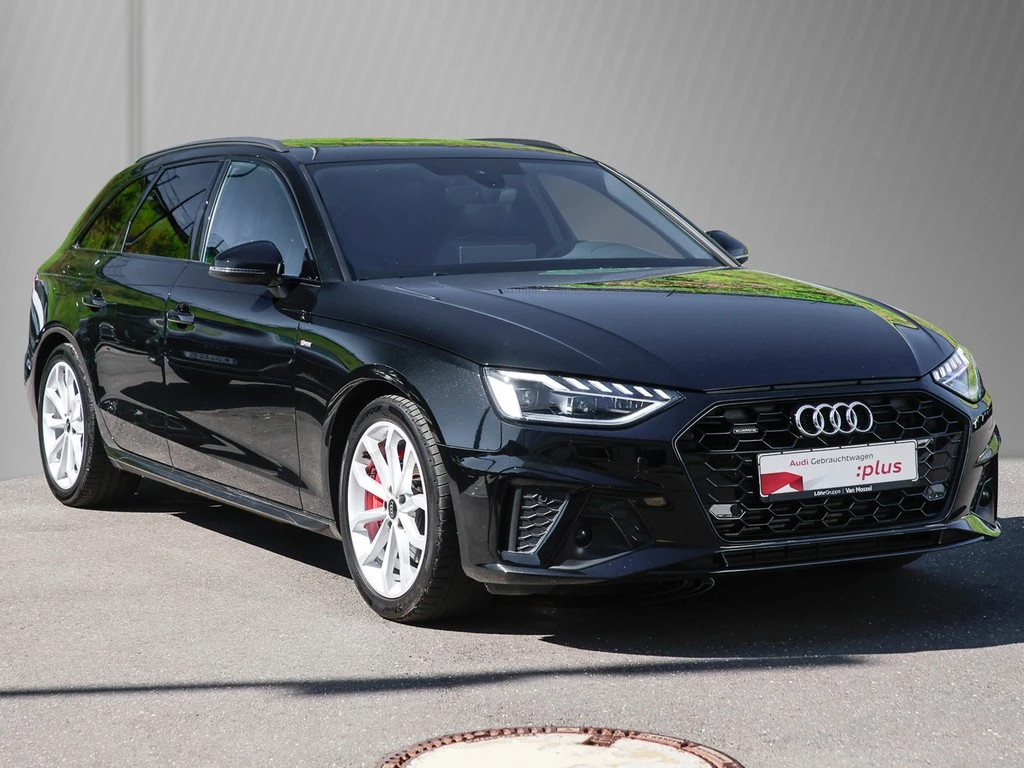 Audi A4 Avant 40 TFSI quattro S line Matrix Panorama