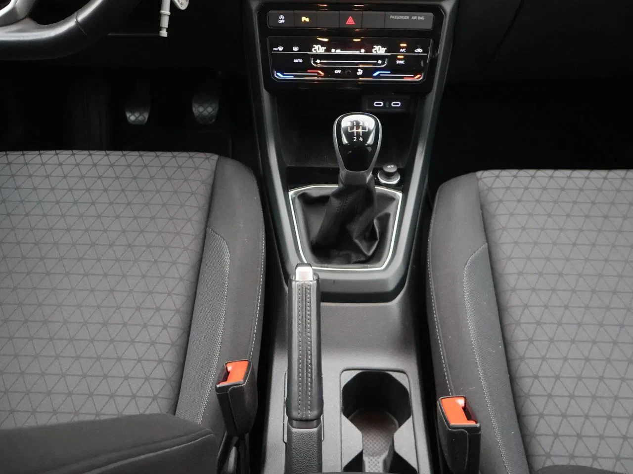 Volkswagen-T-Cross-image-14