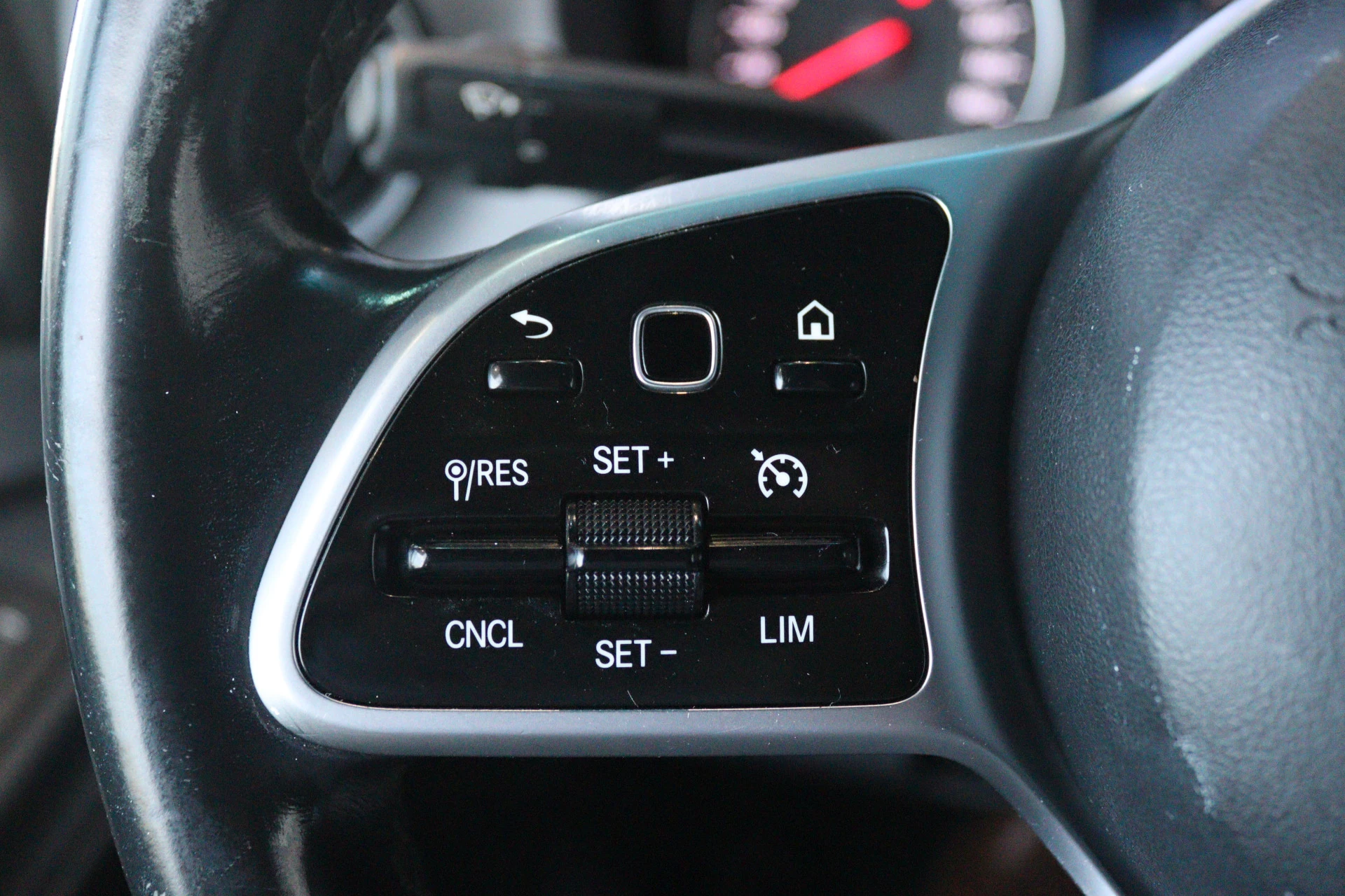 Mercedes-Benz-Sprinter-image-11