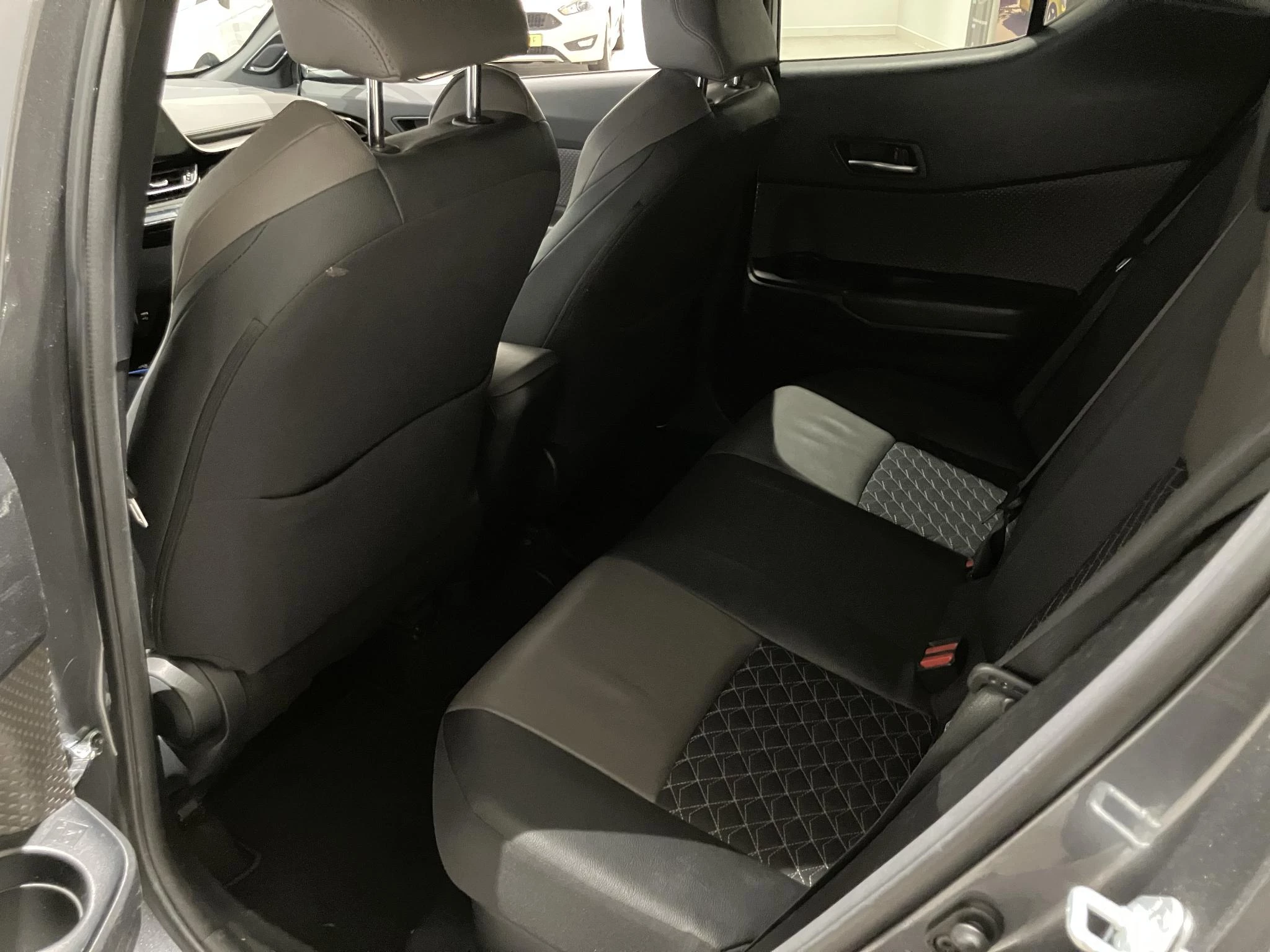 Toyota-C-HR-image-16