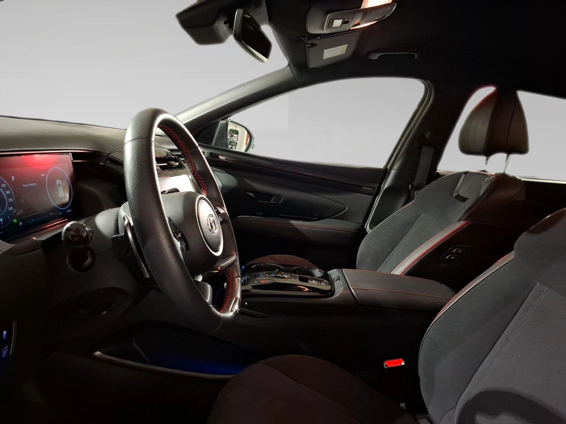 Hyundai-Tucson Hybrid-image-8