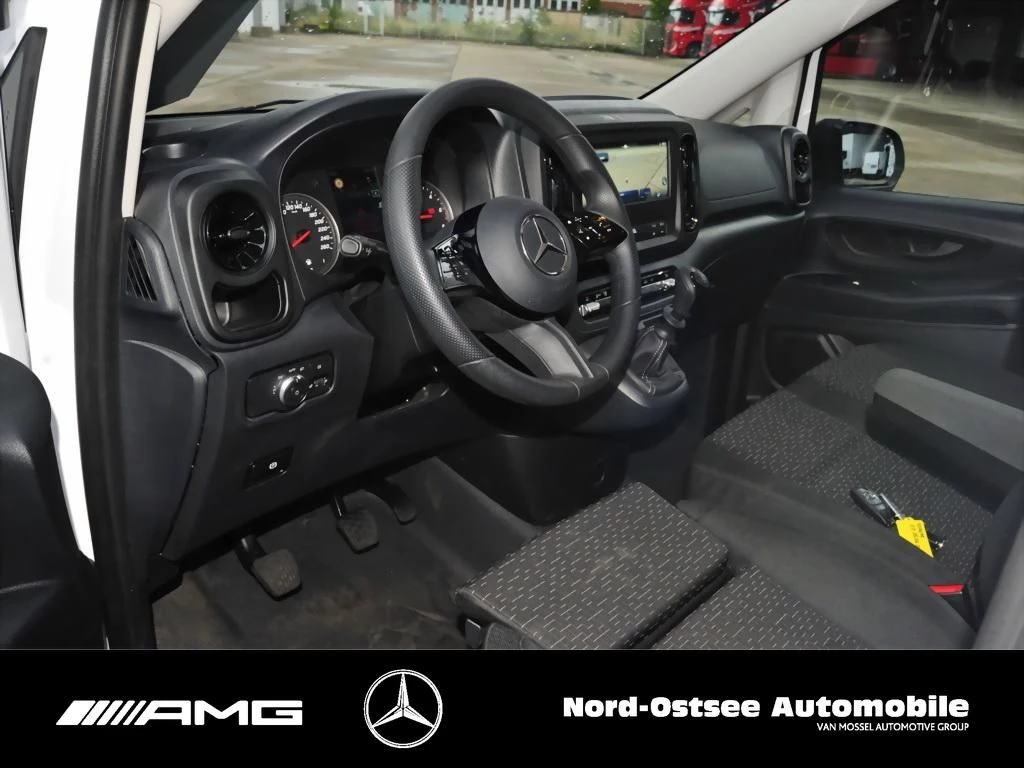Mercedes-Benz-Vito-image-6
