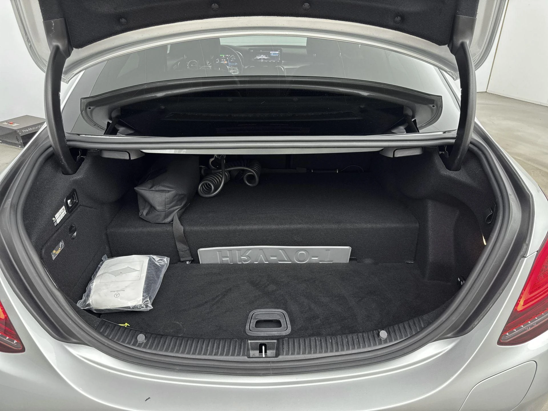 Mercedes-Benz-C-Klasse-image-24