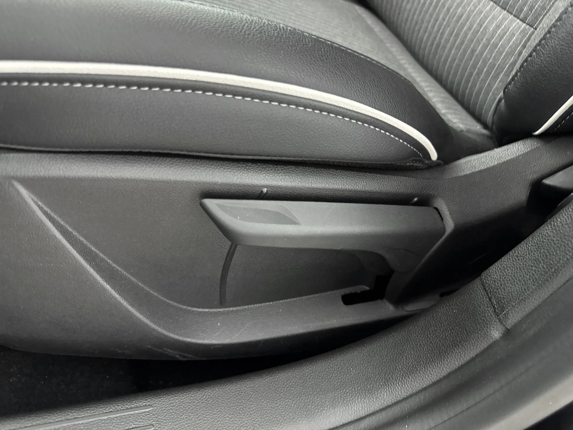 Renault-Clio-image-18