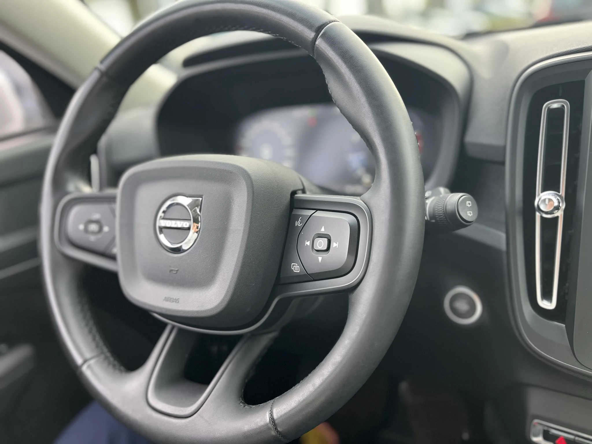 Volvo-XC40-image-8