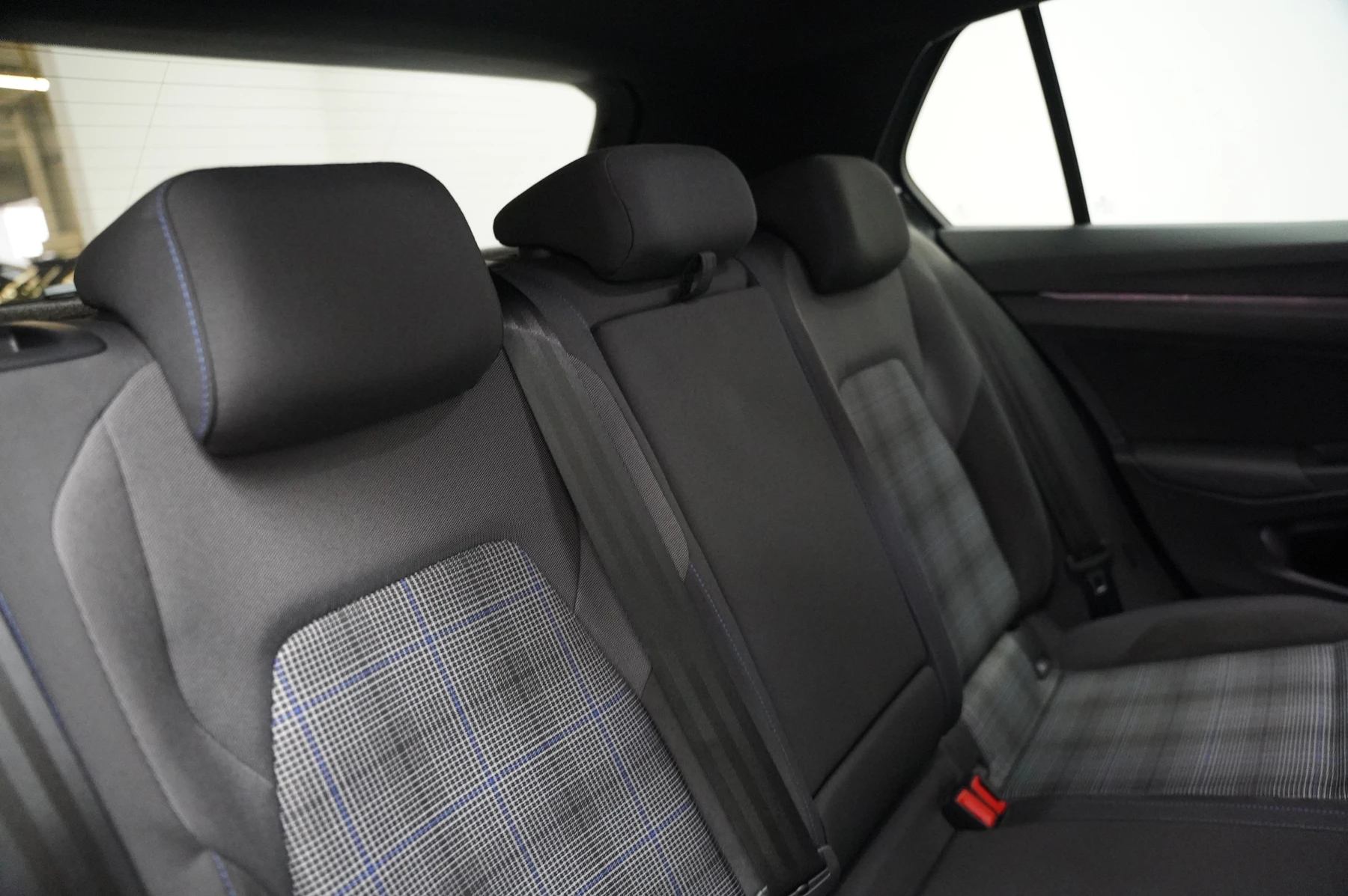 Volkswagen-Golf-image-9