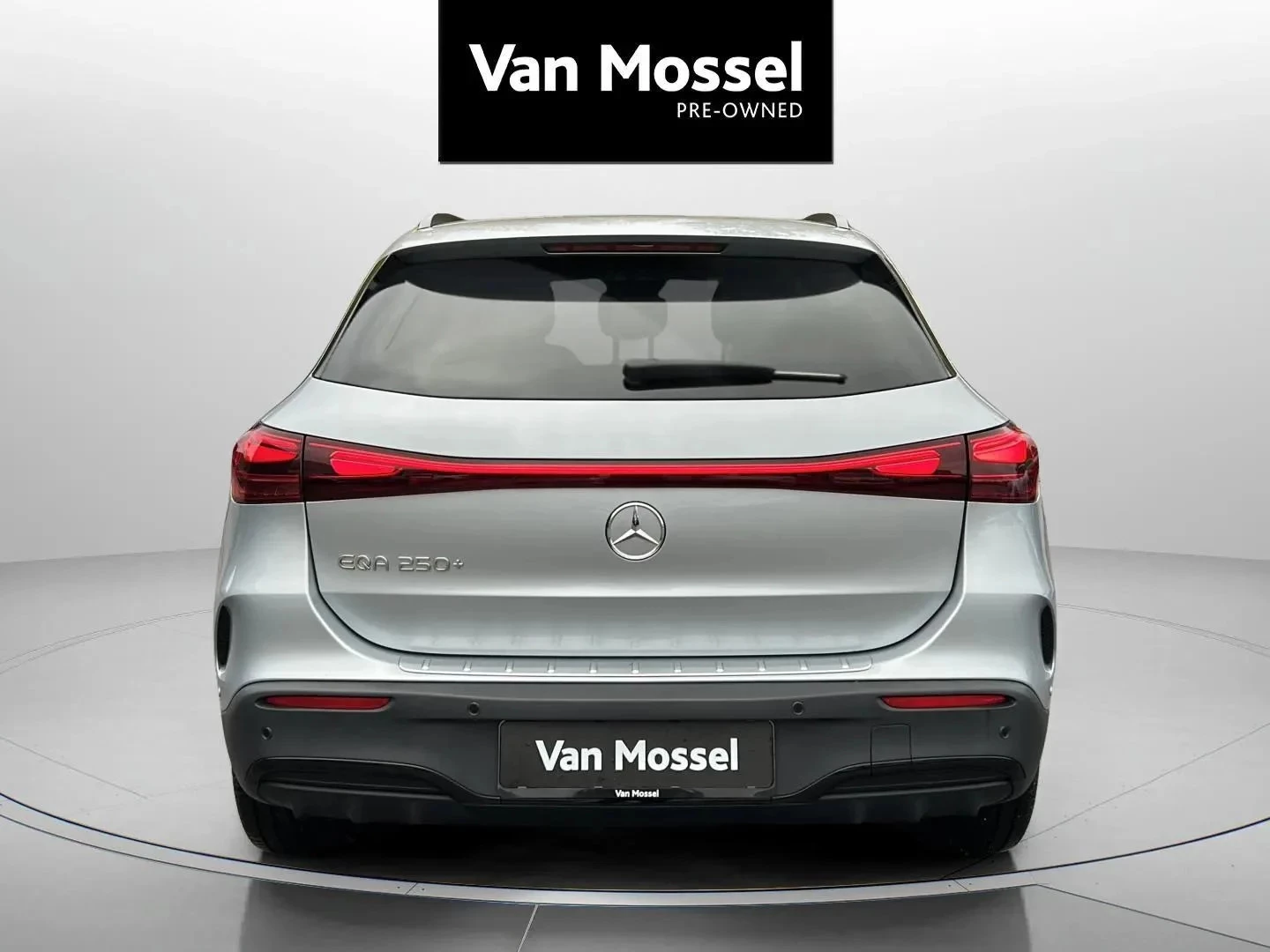 Mercedes-Benz-EQA-image-5