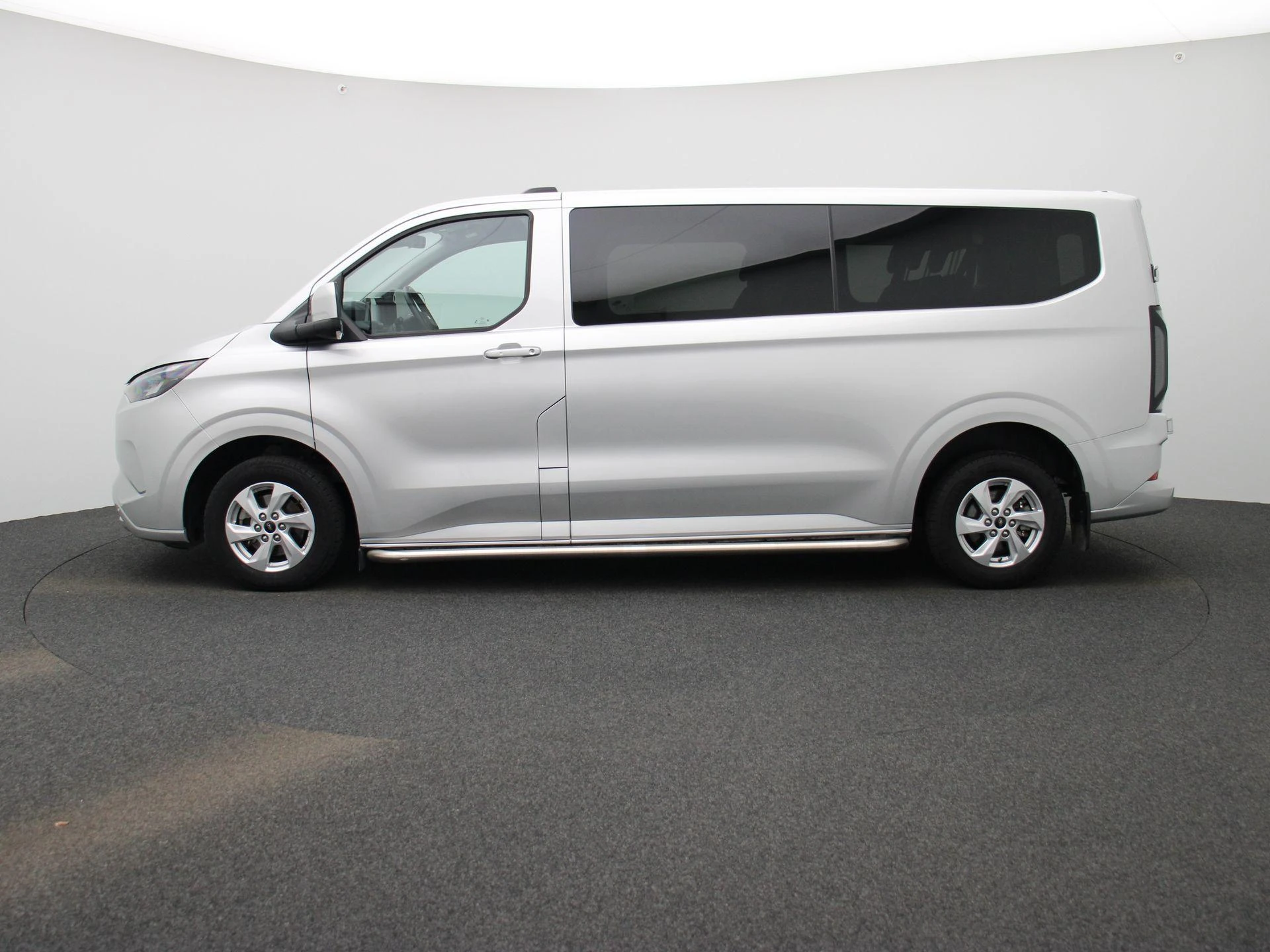 Ford-Transit Custom-image-3