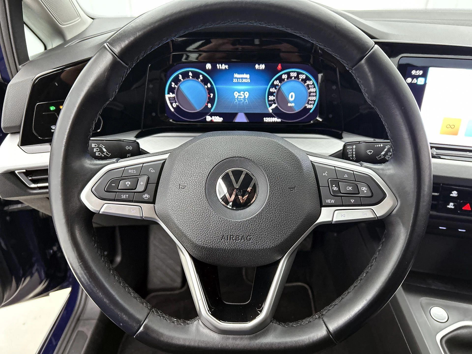 Volkswagen-Golf-image-33