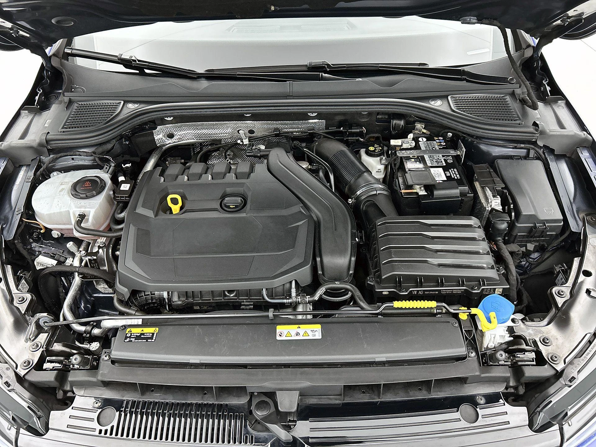 Volkswagen-Golf-image-28