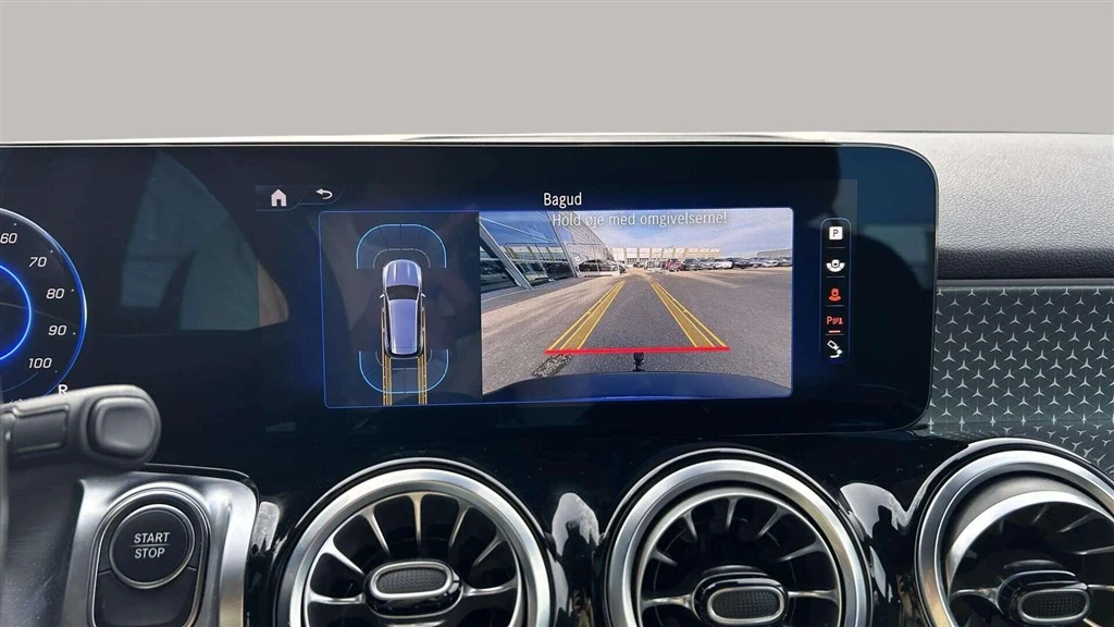 Mercedes-Benz-EQB-image-16