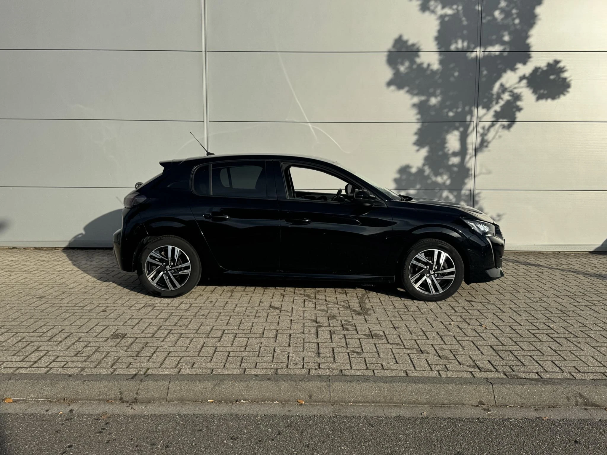 Peugeot-208-image-6