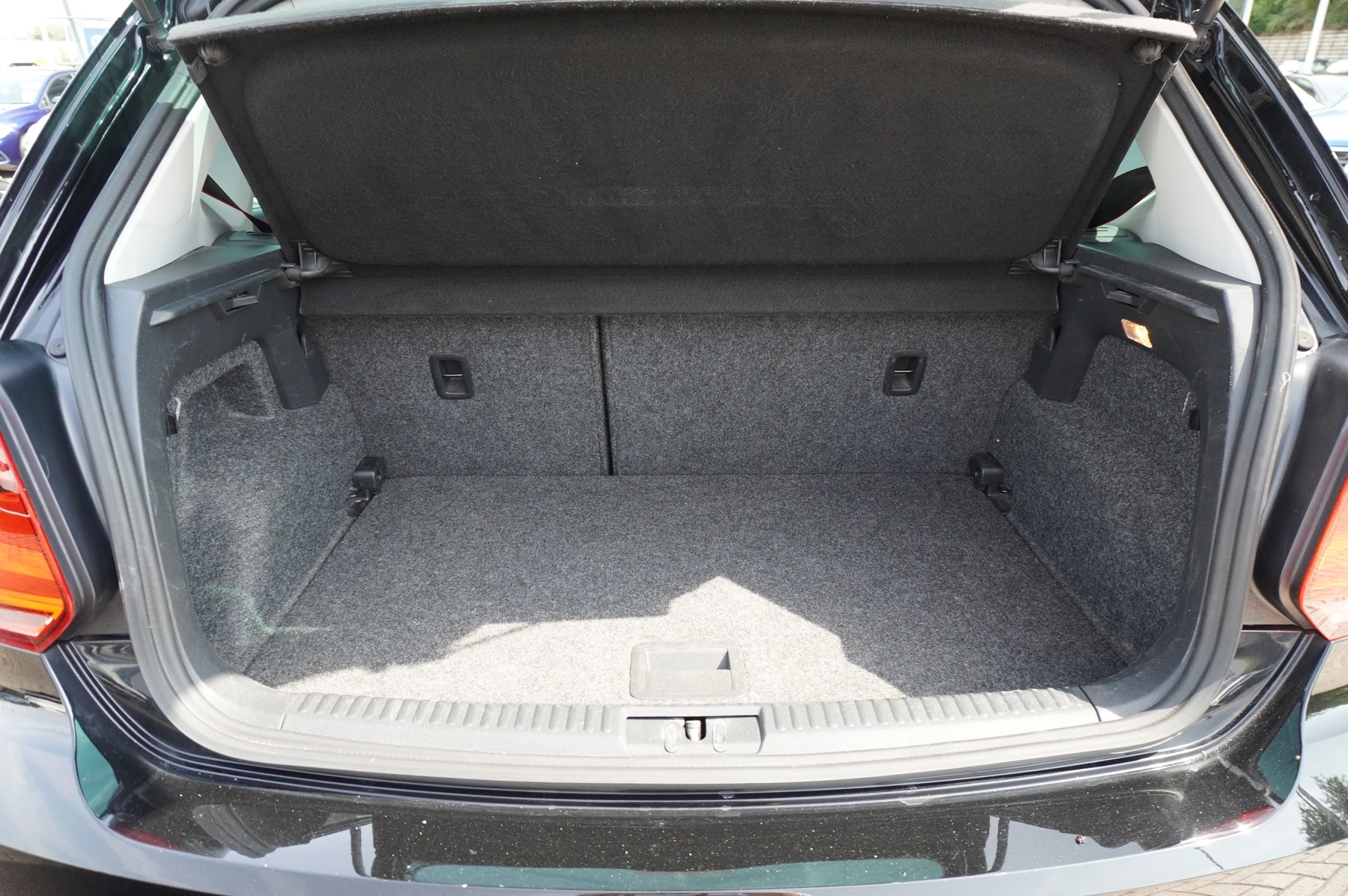 Volkswagen-Polo-image-13