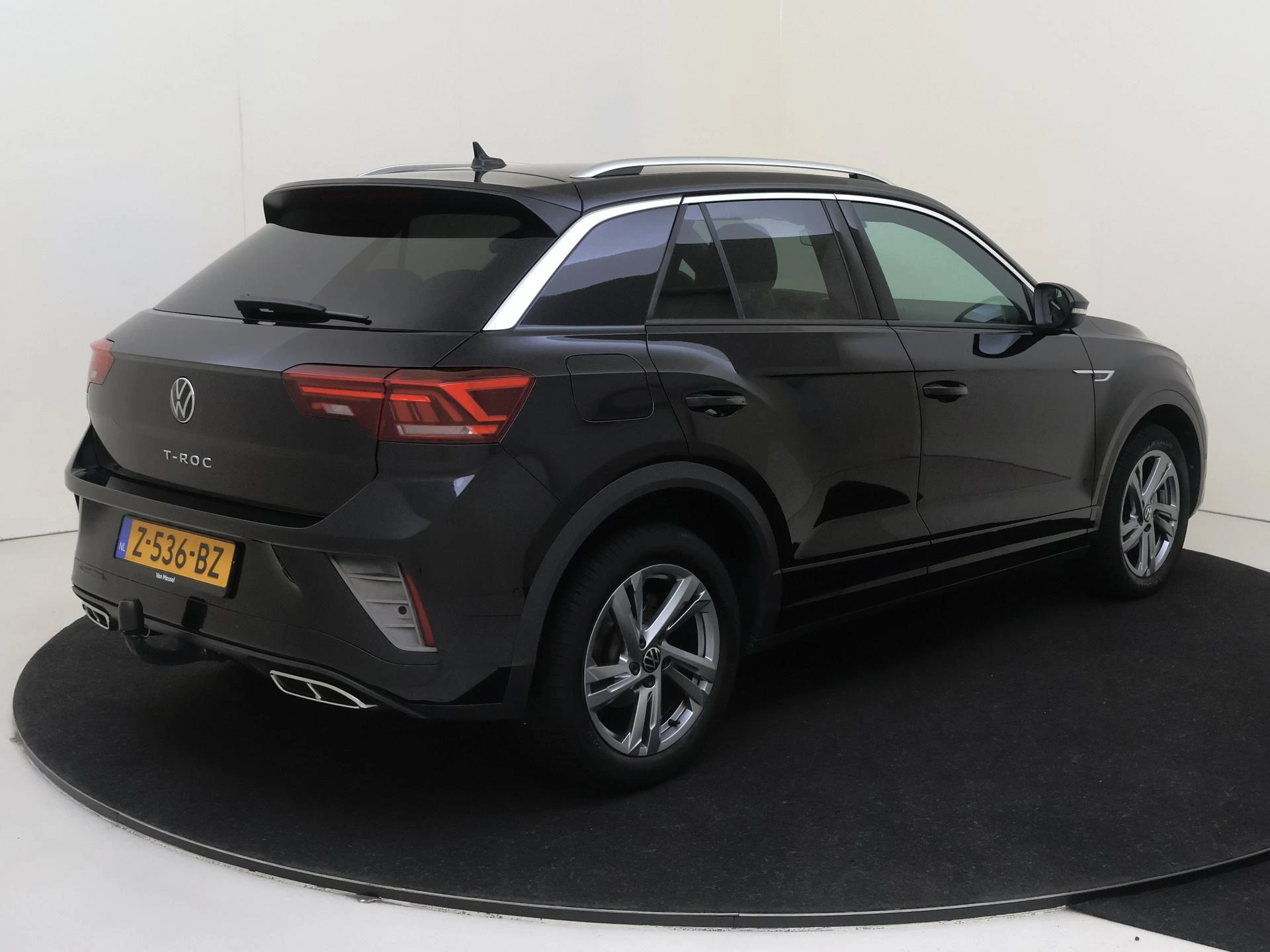 Volkswagen-T-Roc-image-7