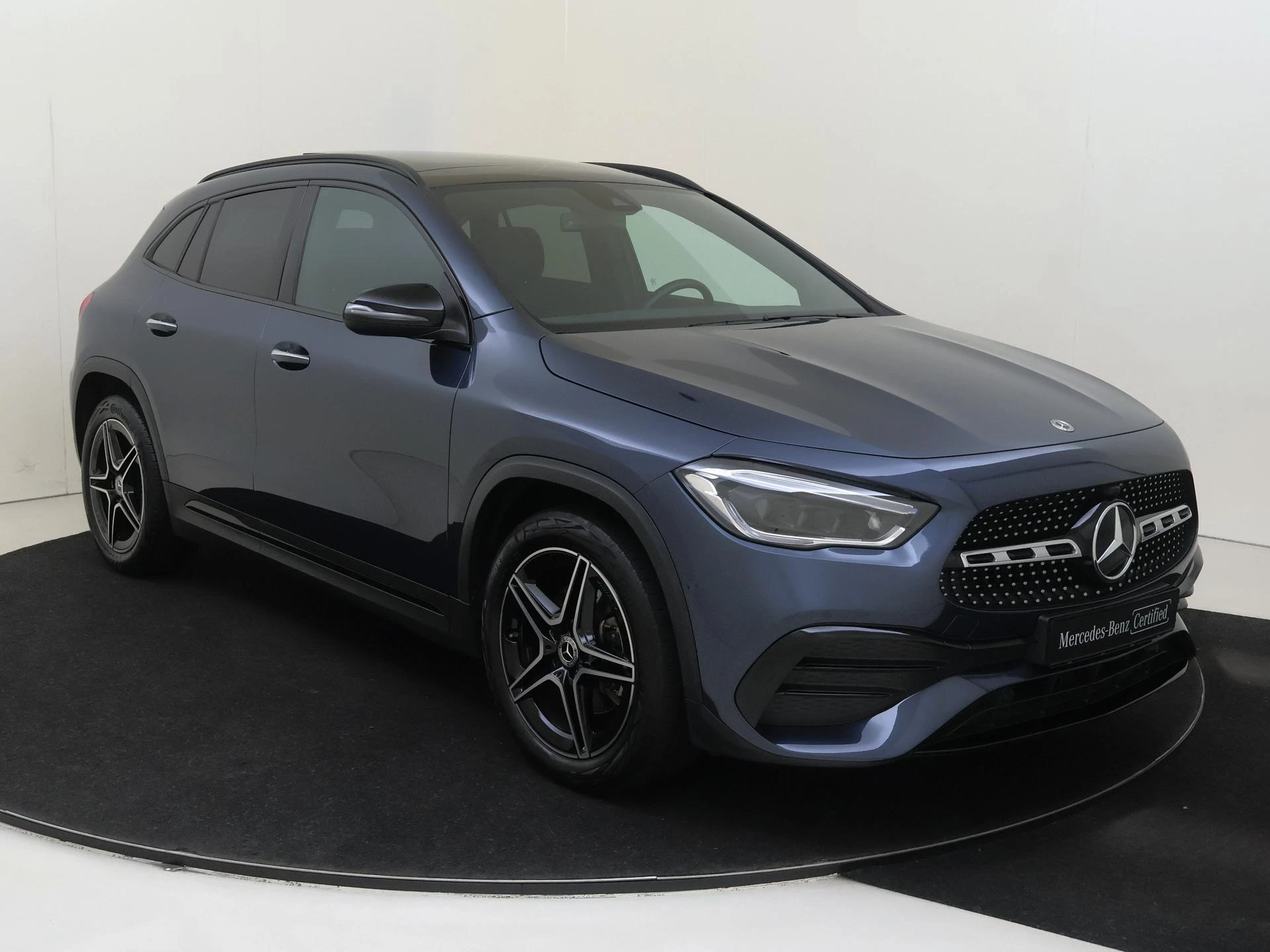 Mercedes-Benz-GLA-image-1