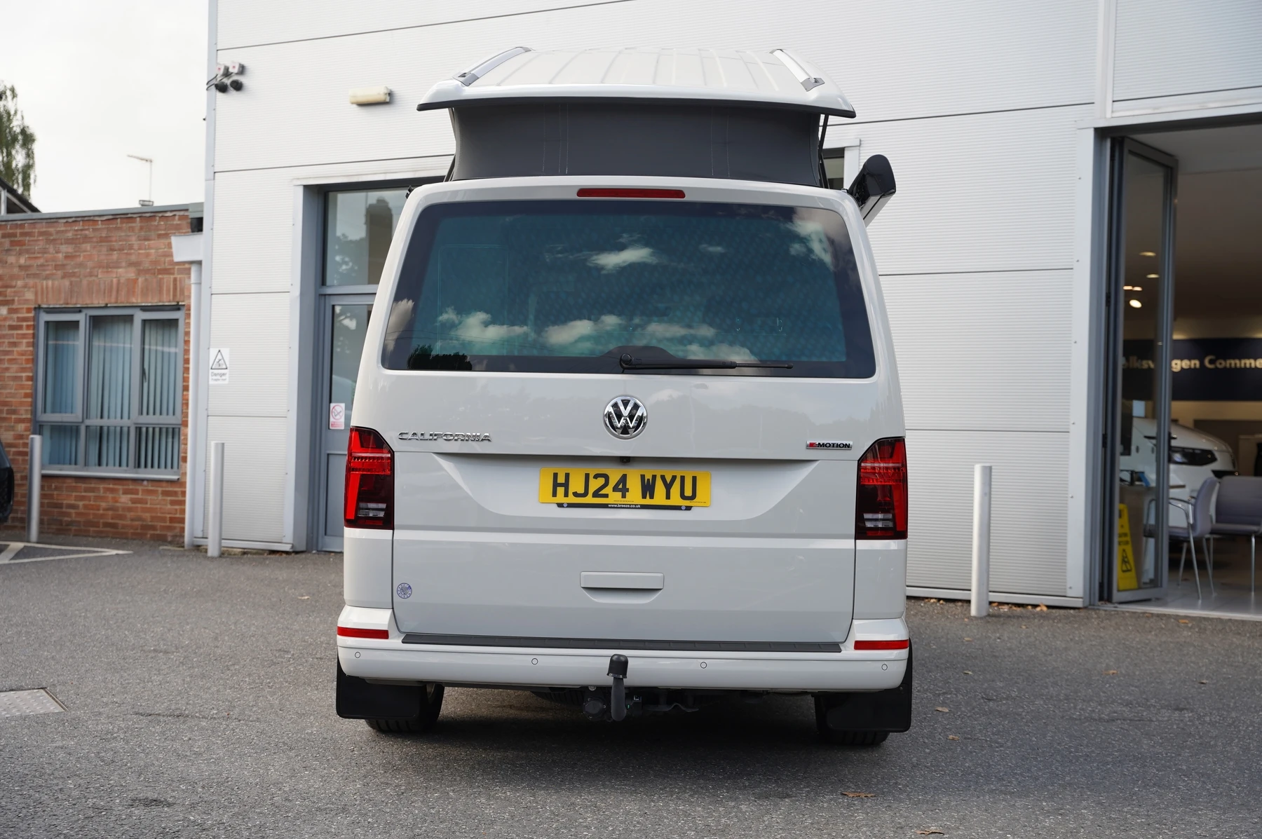 Volkswagen-California-image-13