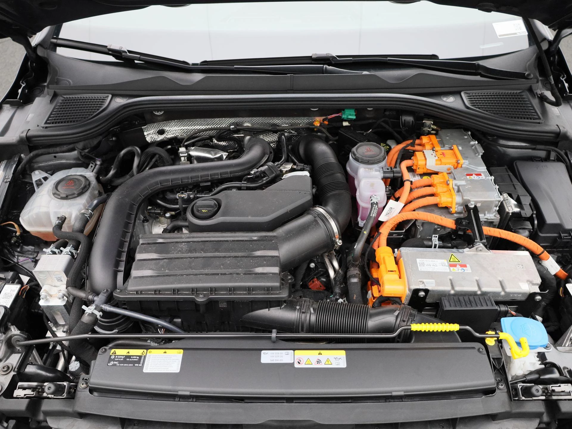 Volkswagen-Golf-image-39