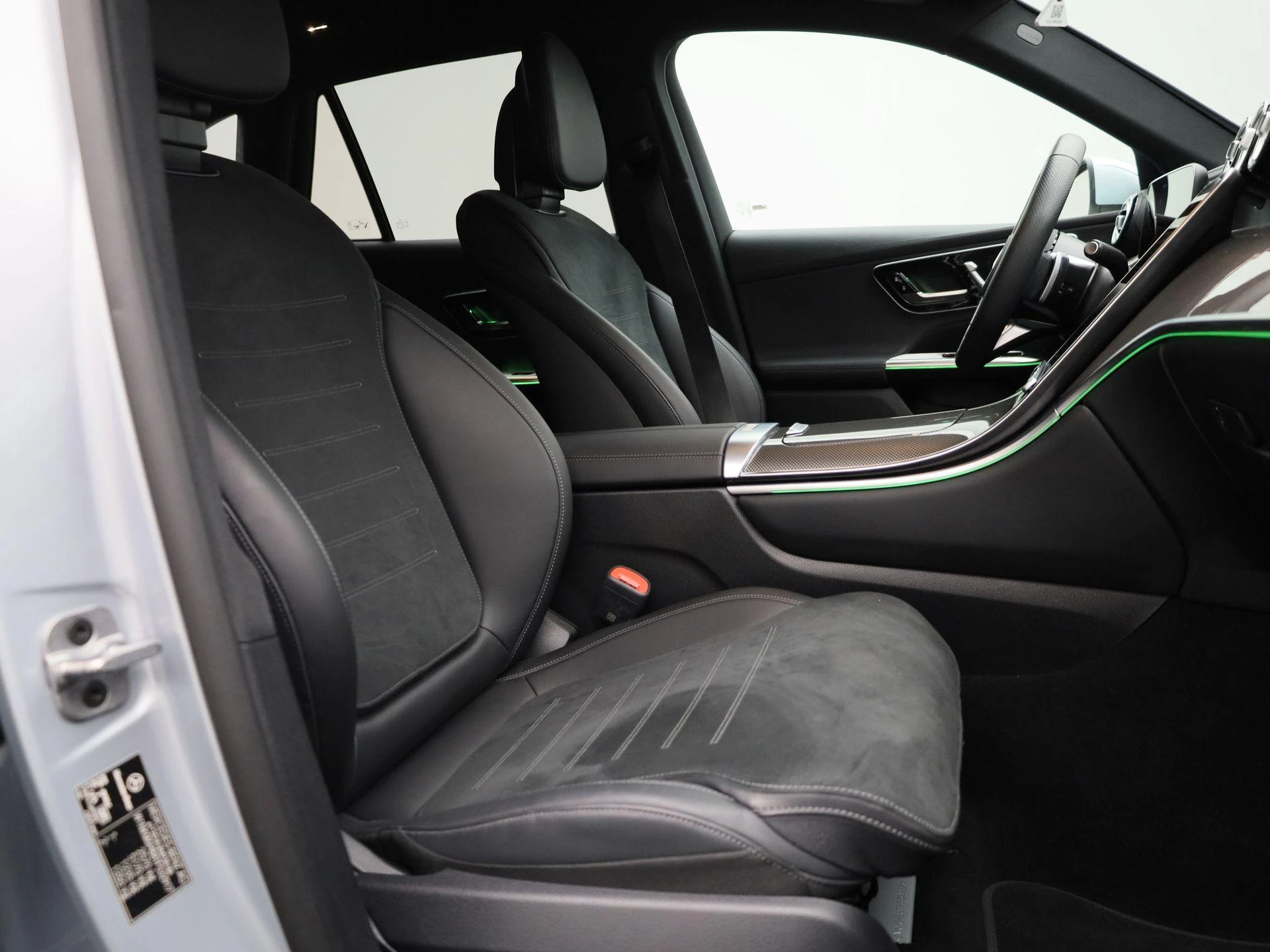 Mercedes-Benz-GLC-image-39