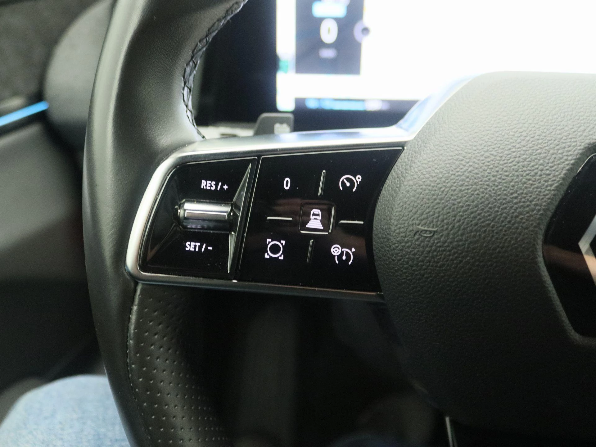 Renault-Megane E-Tech-image-14