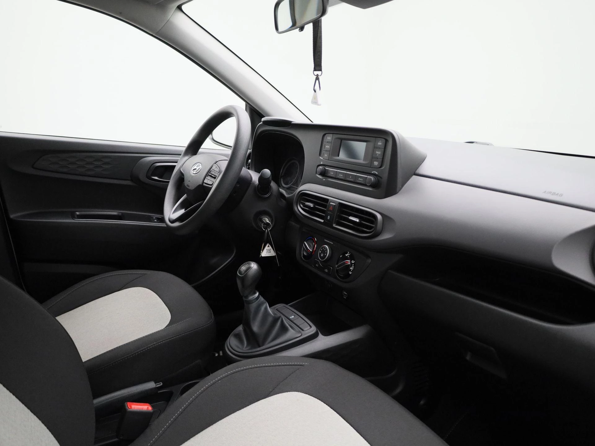 Hyundai-i10-image-24