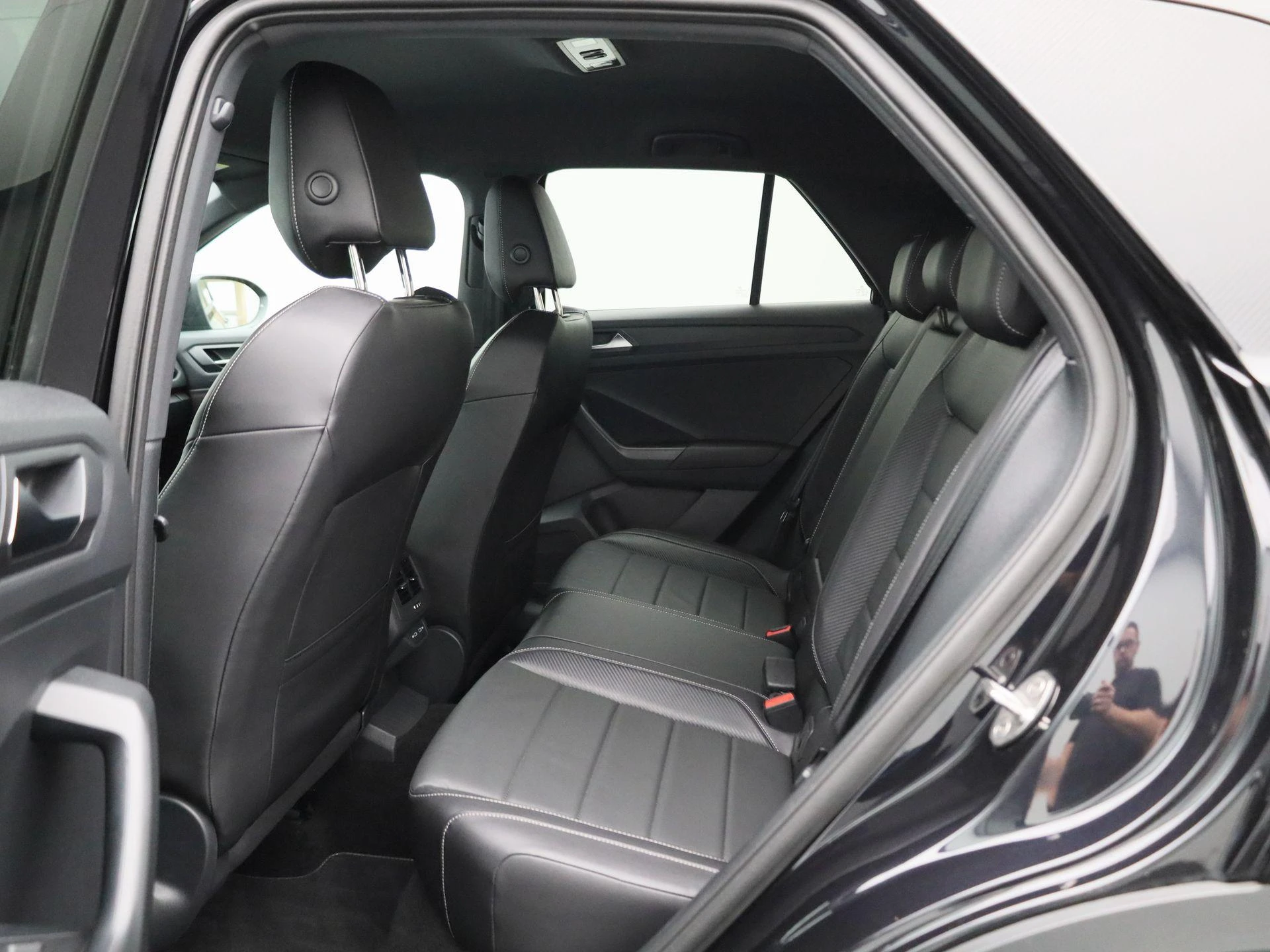 Volkswagen-T-Roc-image-11
