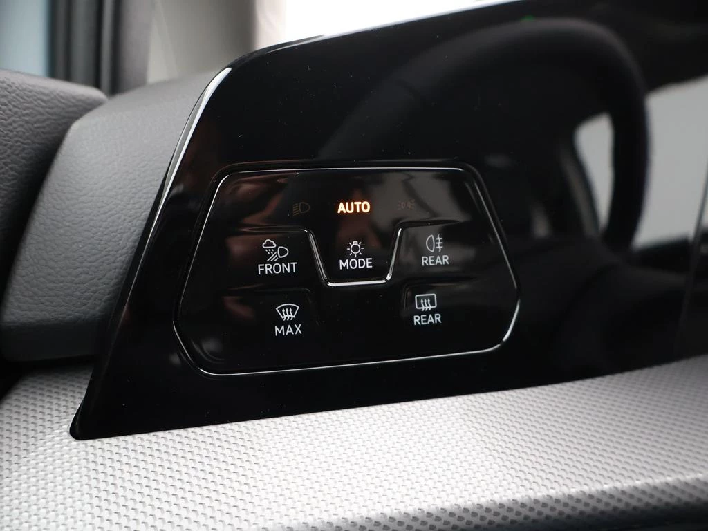 Volkswagen Golf VIII Golf Style Business 1.5 eTSI 150pk AUTOMAAT *DEMO*