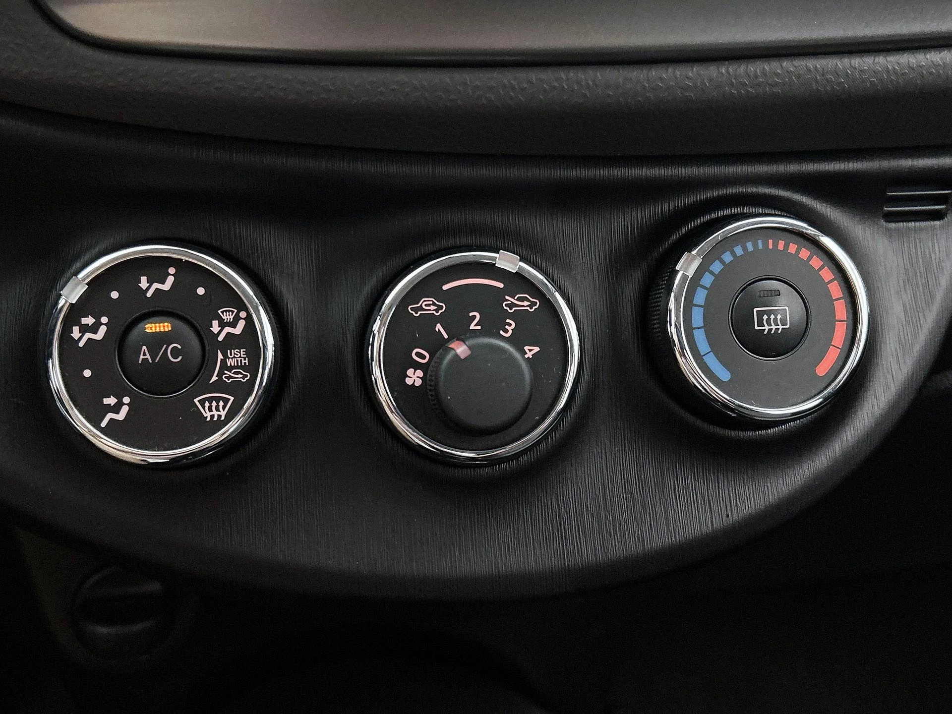 Toyota-Yaris-image-22