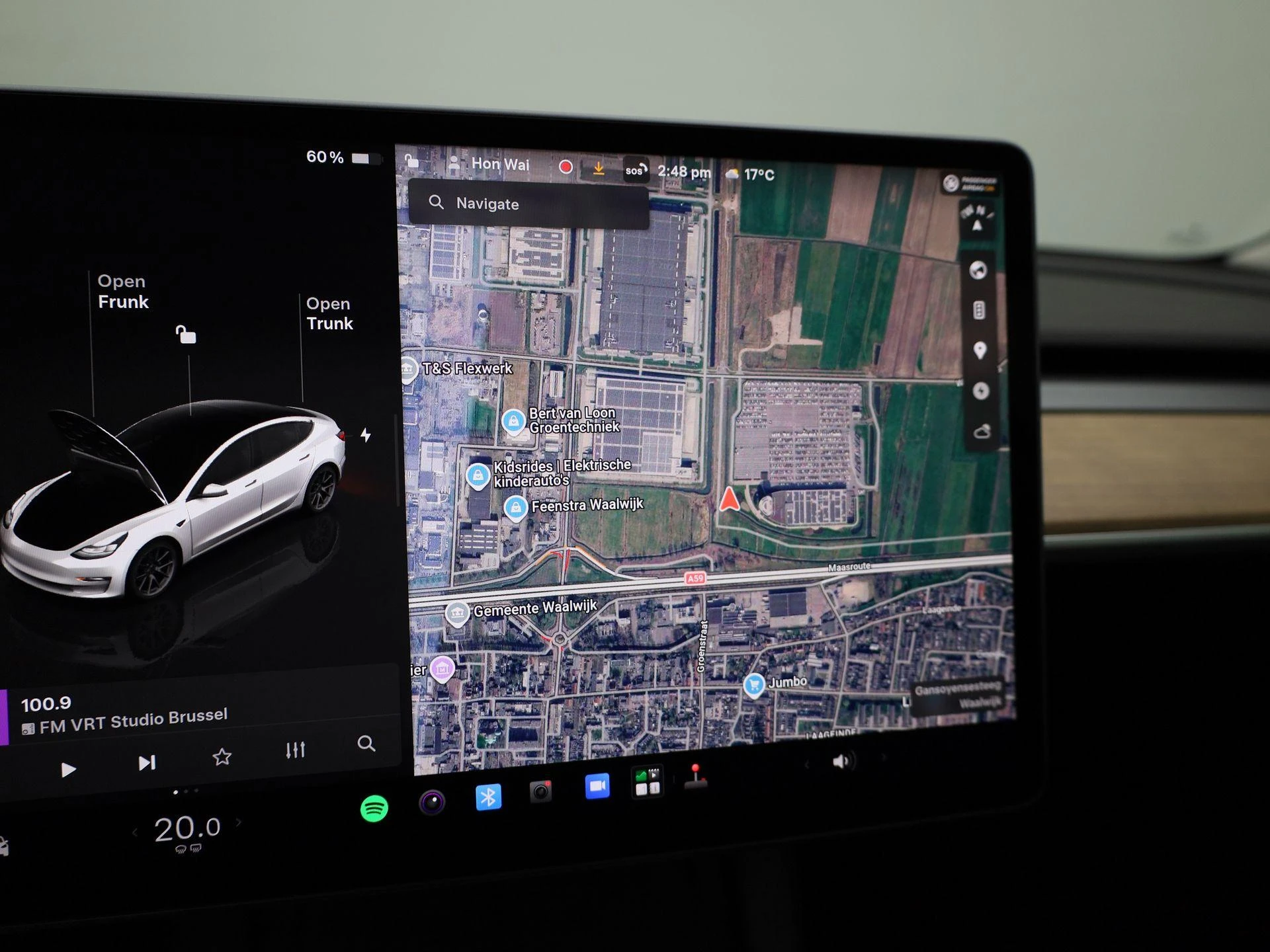 Tesla-Model 3-image-24