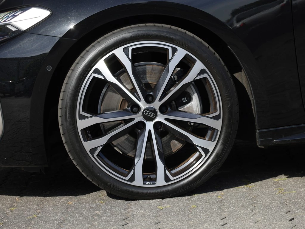Audi A5 Avant e-hybrid quattro edition one S line