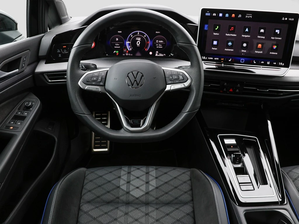 Volkswagen-Golf-image-12